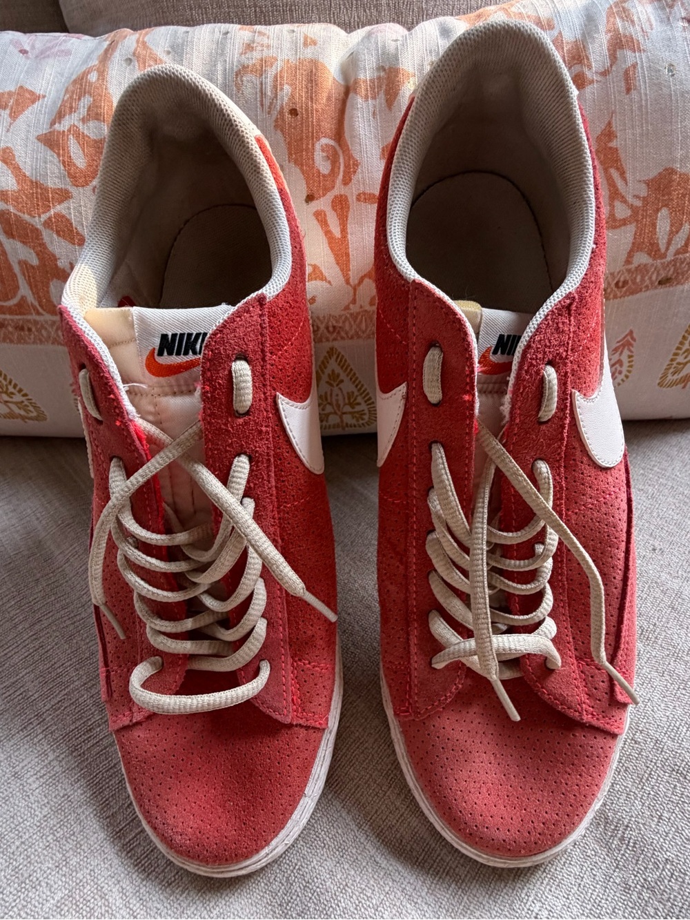 Red Nike Blazer Low Suede VNTG Sneakers Style #517371-610. Men's Size: 11.5.